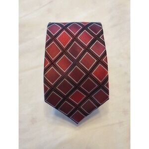 Kenneth Cole Reaction Necktie Red Diamond Pattern 100 Percent Silk Mens
